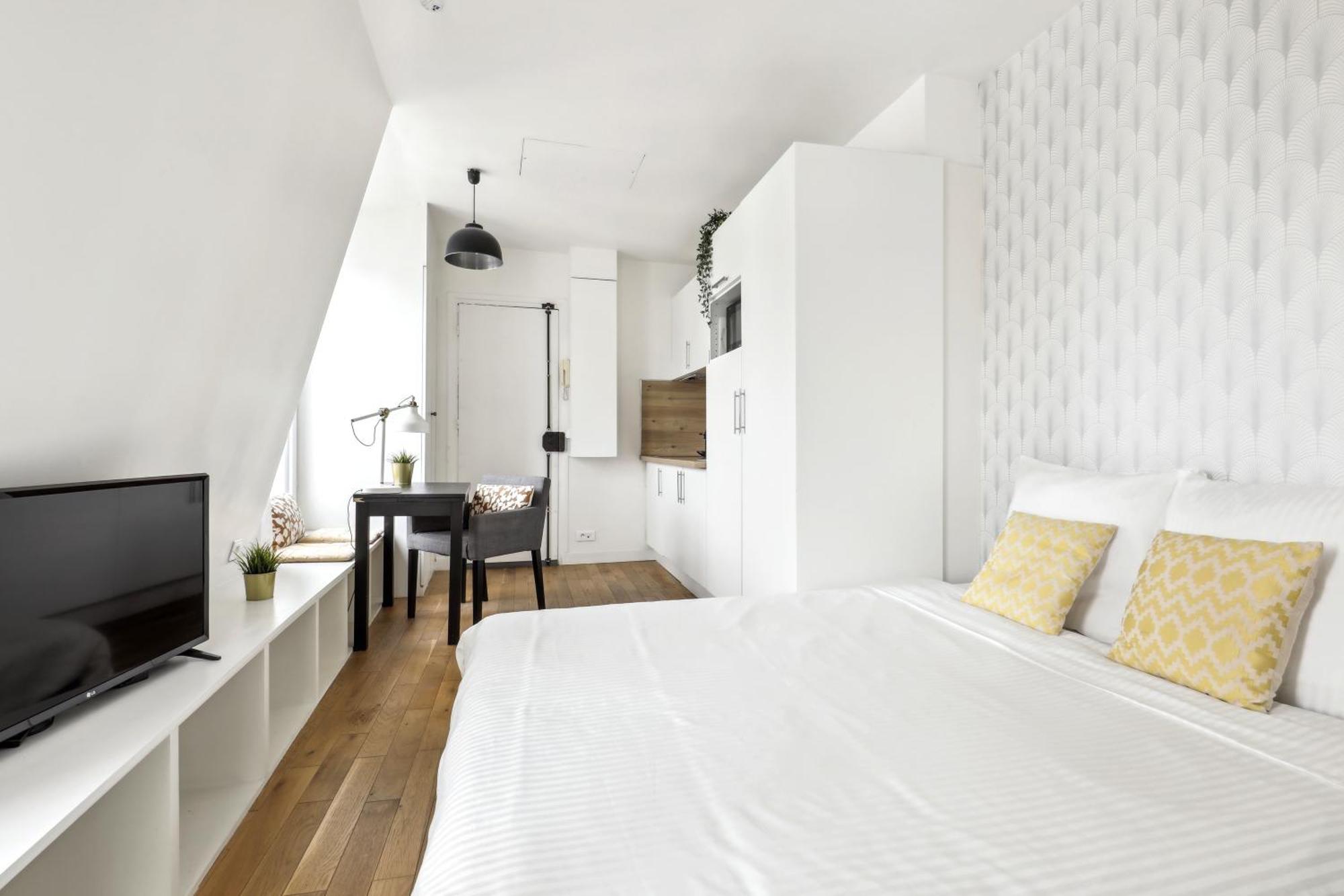 Bright Floor Near Pere Lachaise Appartement Parijs