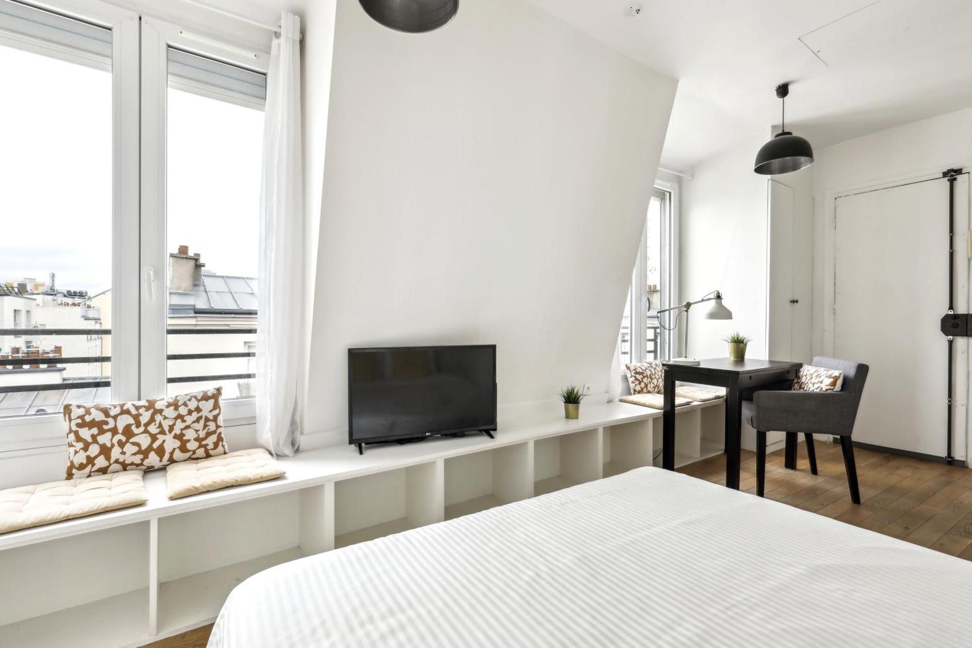 Bright Floor Near Pere Lachaise Appartement